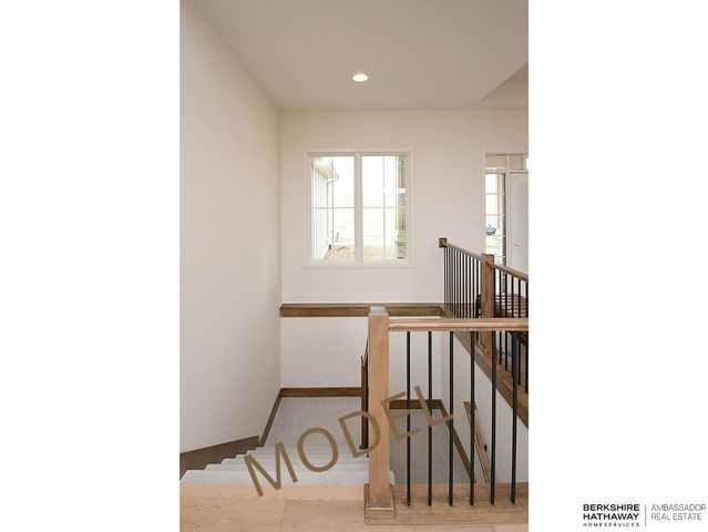 9956 S 118th Street, Papillion, NE 68046