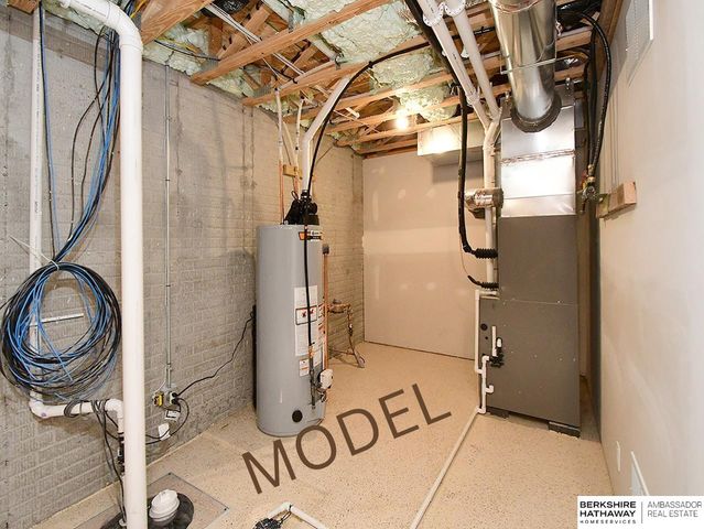 9956 S 118th Street, Papillion, NE 68046