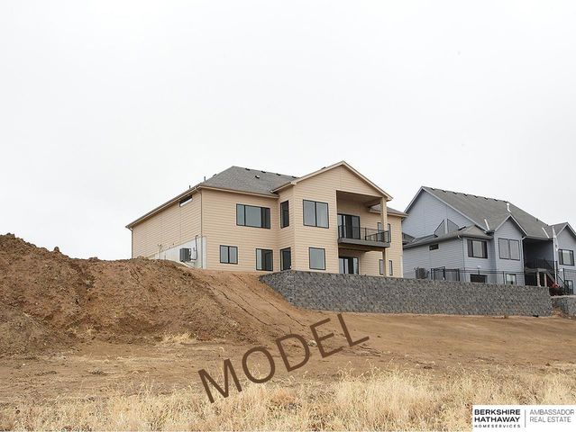 9956 S 118th Street, Papillion, NE 68046