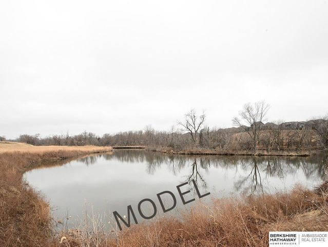 9956 S 118th Street, Papillion, NE 68046