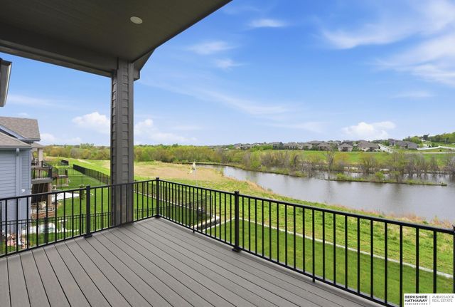 9956 S 118th Street, Papillion, NE 68046