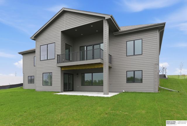 9956 S 118th Street, Papillion, NE 68046