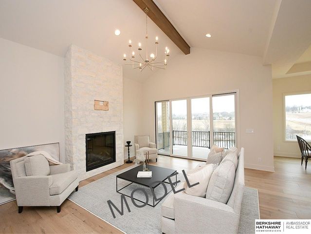 9956 S 118th Street, Papillion, NE 68046