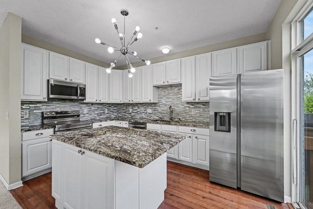 5135 Holly Lane N 2204, Plymouth, MN 55446