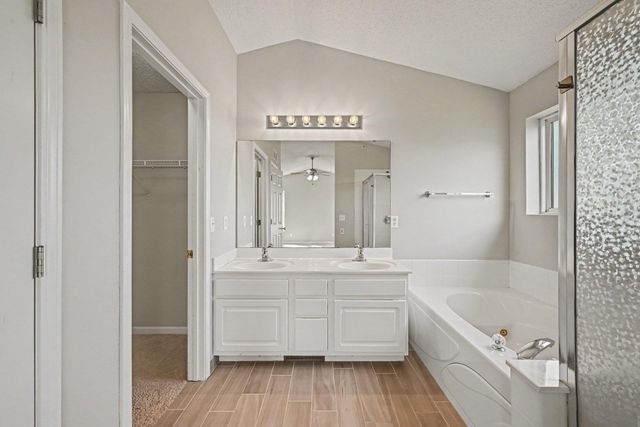 5135 Holly Lane N 2204, Plymouth, MN 55446