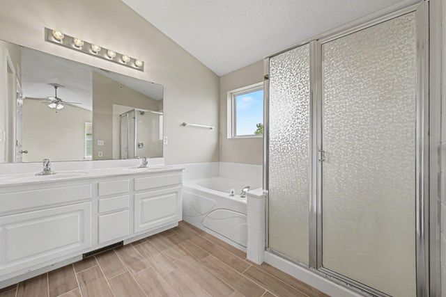 5135 Holly Lane N 2204, Plymouth, MN 55446