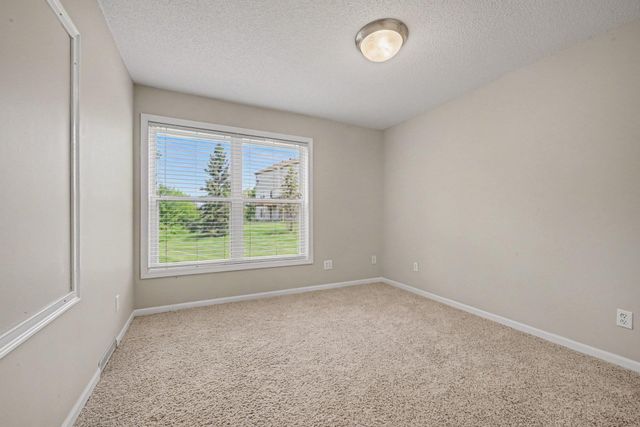 5135 Holly Lane N 2204, Plymouth, MN 55446