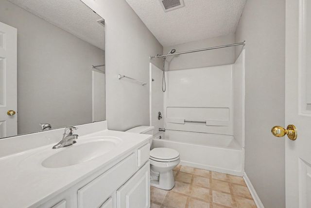 5135 Holly Lane N 2204, Plymouth, MN 55446