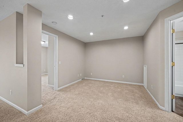 5135 Holly Lane N 2204, Plymouth, MN 55446