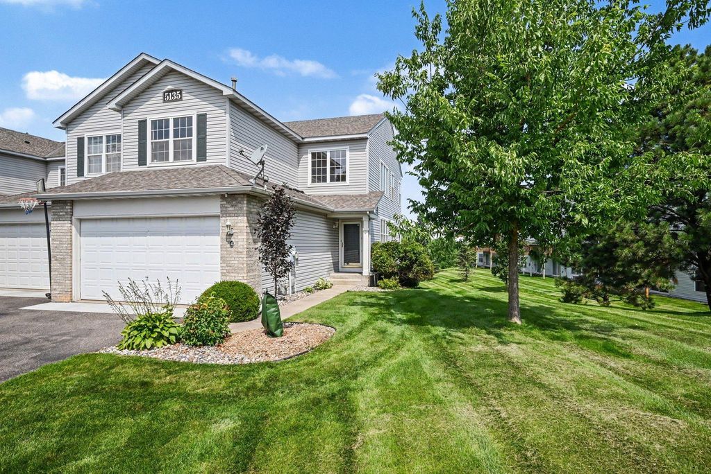 5135 Holly Lane N 2204, Plymouth, MN 55446