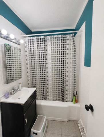 2527 Adams Avenue, Des Moines, IA 50310