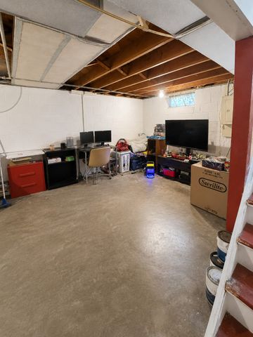 2527 Adams Avenue, Des Moines, IA 50310