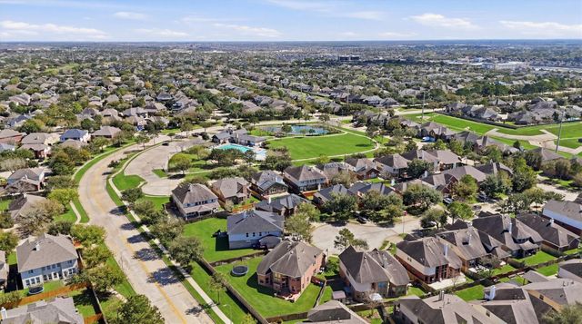 6102 Lakenshire Falls Lane, Katy, TX 77494