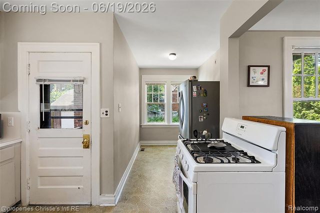 1251 Bishop Road, Grosse Pointe, MI 48230