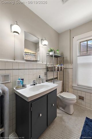 1251 Bishop Road, Grosse Pointe, MI 48230