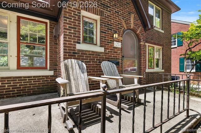 1251 Bishop Road, Grosse Pointe, MI 48230