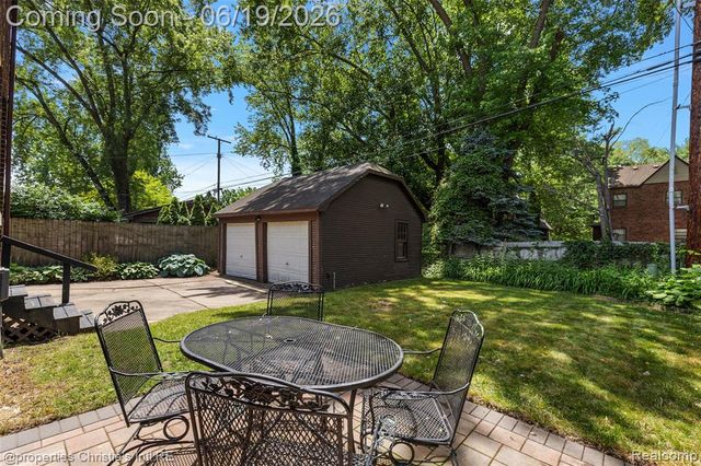 1251 Bishop Road, Grosse Pointe, MI 48230