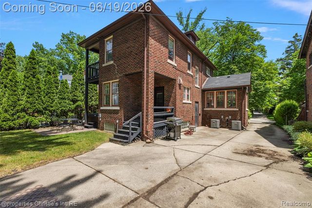 1251 Bishop Road, Grosse Pointe, MI 48230