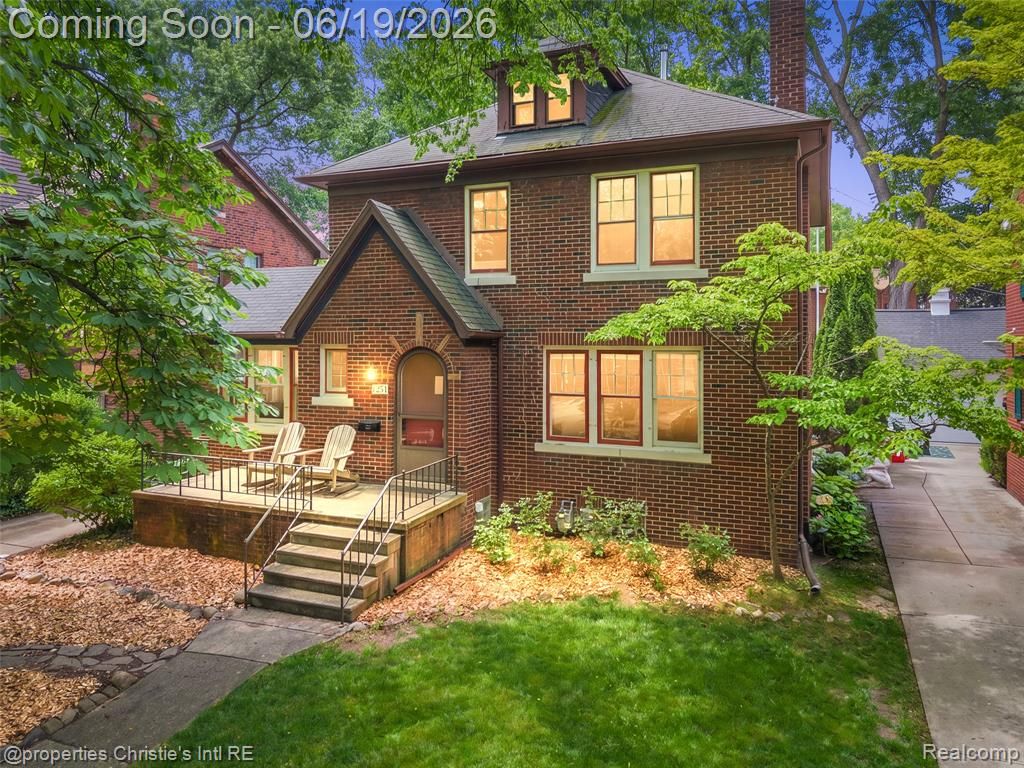1251 Bishop Road, Grosse Pointe, MI 48230