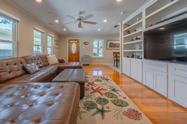 9 Sandra Dr, Fulton, TX 78358