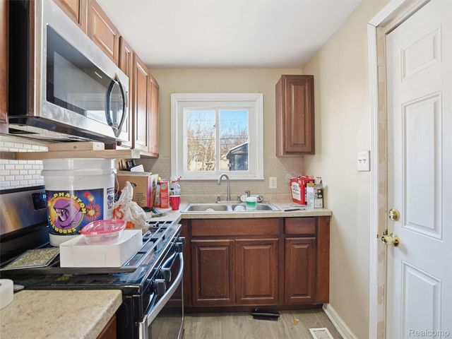 13985 Toepfer Road, Warren, MI 48089