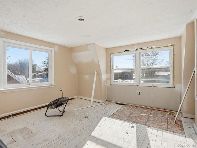 13985 Toepfer Road, Warren, MI 48089