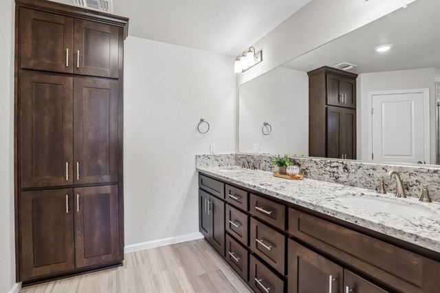9140 Hensley Way, Elk Grove, CA 95758