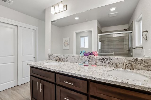 9140 Hensley Way, Elk Grove, CA 95758