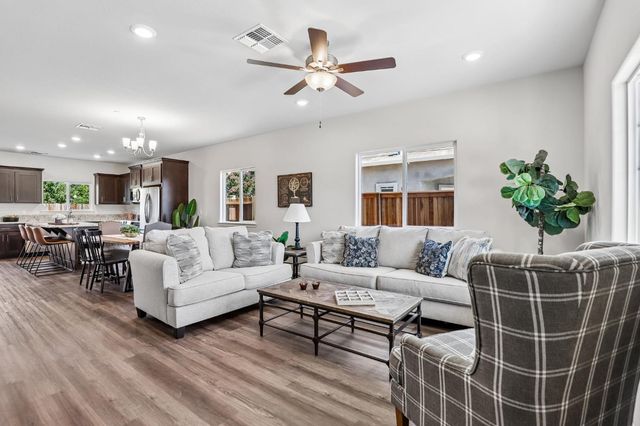 9140 Hensley Way, Elk Grove, CA 95758