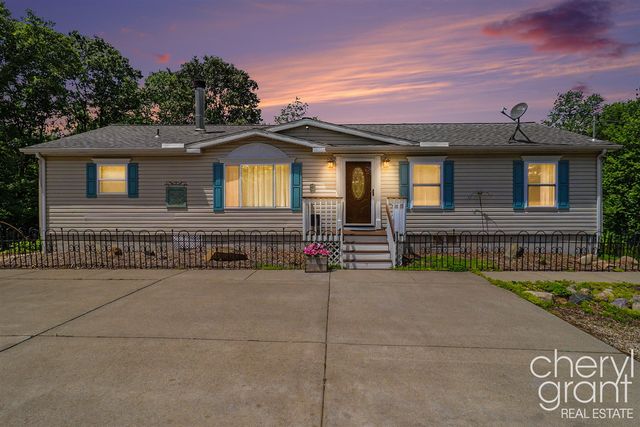 4103 170th Avenue, Morley, MI 49336