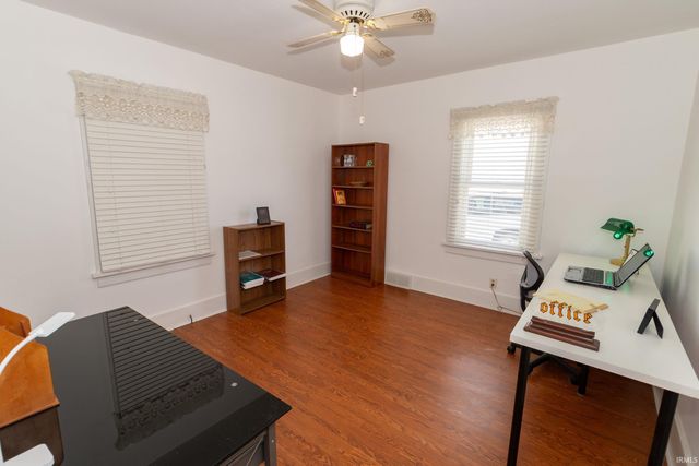 909 E Oakside Street, South Bend, IN 46614