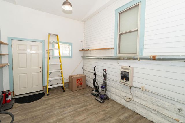 909 E Oakside Street, South Bend, IN 46614