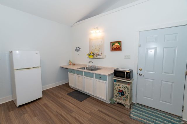 909 E Oakside Street, South Bend, IN 46614