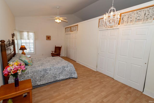 909 E Oakside Street, South Bend, IN 46614