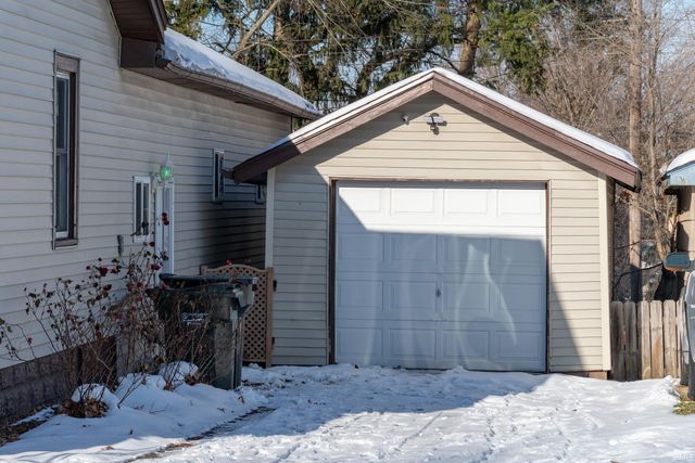 909 E Oakside Street, South Bend, IN 46614