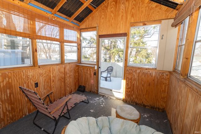 909 E Oakside Street, South Bend, IN 46614