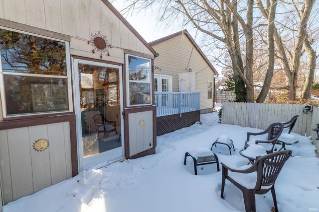 909 E Oakside Street, South Bend, IN 46614