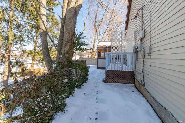 909 E Oakside Street, South Bend, IN 46614