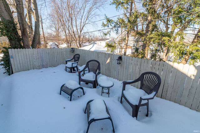 909 E Oakside Street, South Bend, IN 46614