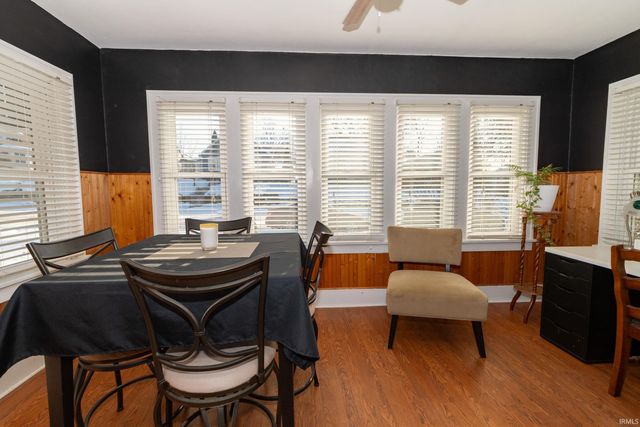 909 E Oakside Street, South Bend, IN 46614