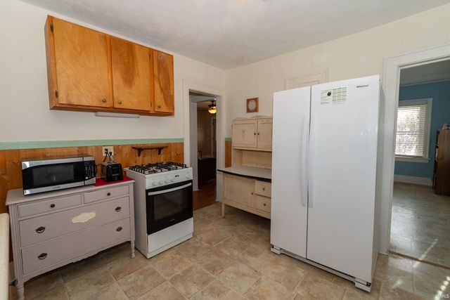 909 E Oakside Street, South Bend, IN 46614