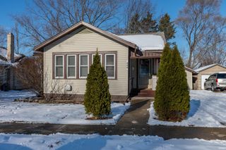 909 E Oakside Street, South Bend, IN 46614
