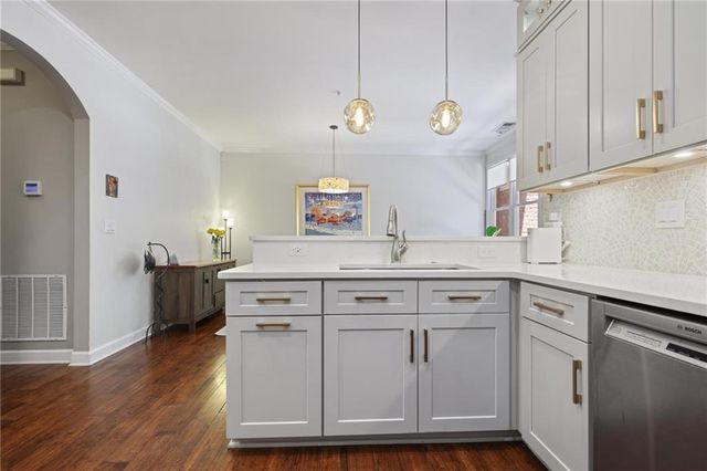 1182 Brookhaven Glen NE, Atlanta, GA 30319