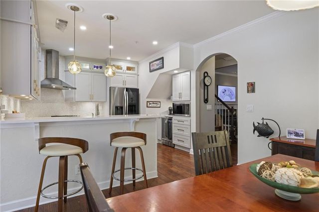 1182 Brookhaven Glen NE, Atlanta, GA 30319