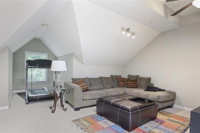 1182 Brookhaven Glen NE, Atlanta, GA 30319