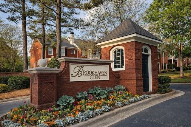 1182 Brookhaven Glen NE, Atlanta, GA 30319