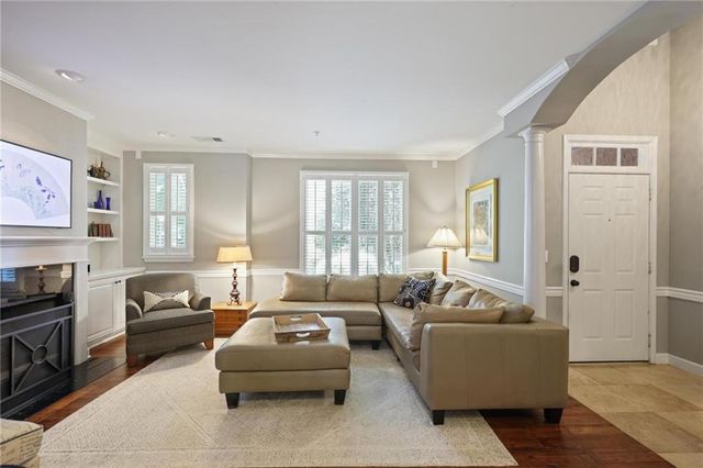 1182 Brookhaven Glen NE, Atlanta, GA 30319