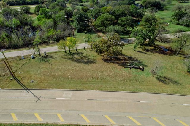 1716 Southeast Parkway, Azle, TX 76020