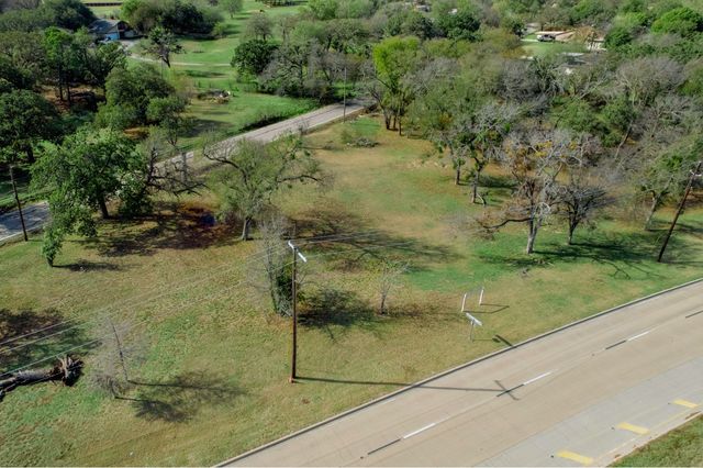 1716 Southeast Parkway, Azle, TX 76020