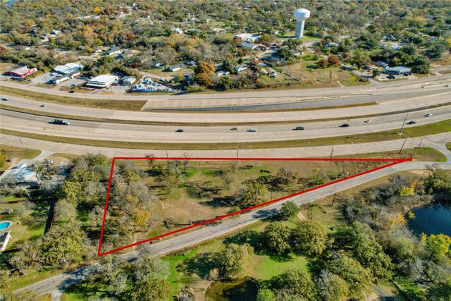 1716 Southeast Parkway, Azle, TX 76020